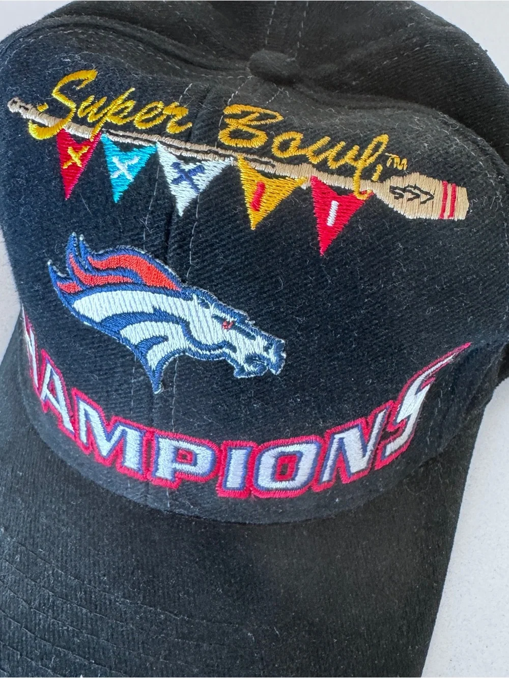 Vintage Denver Broncos Super Bowl XXXII Champions Logo Athletic Snapback Hat NFL